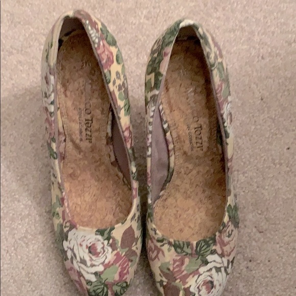 Floral heels - Picture 2 of 4